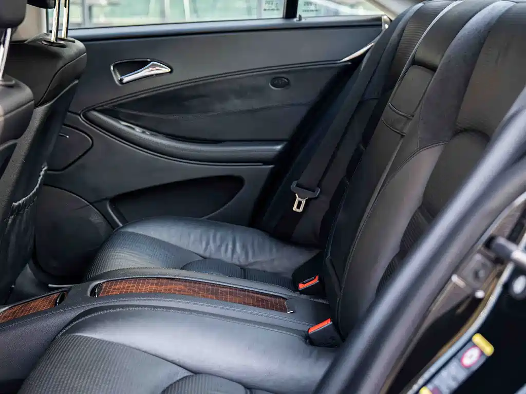 Mercedes-Benz CLS AMG 2010 — фото 20