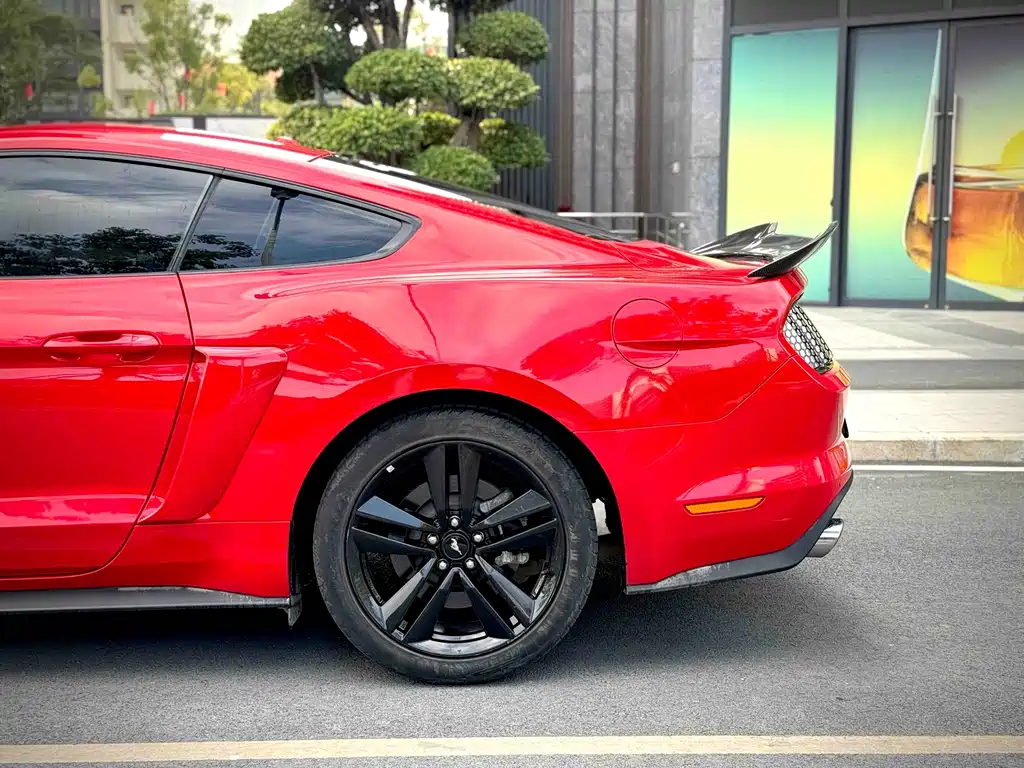 Ford Mustang 2018 — фото 6