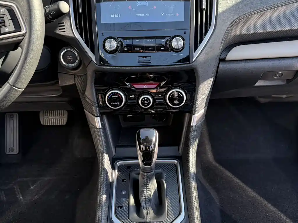 Subaru Forester 2022 — фото 10