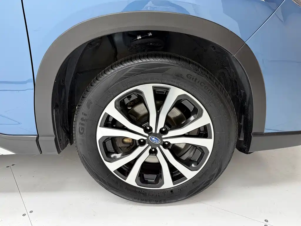 Subaru Forester 2022 — фото 14