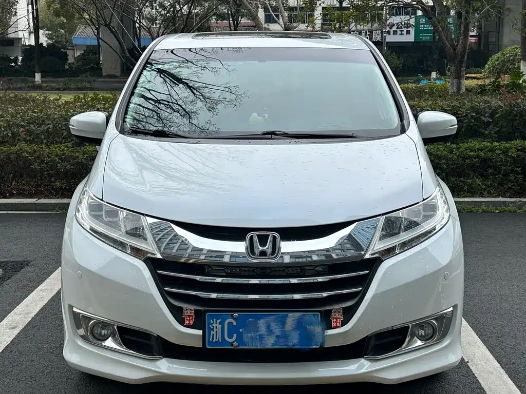 Honda Odyssey 2015 — фото 2