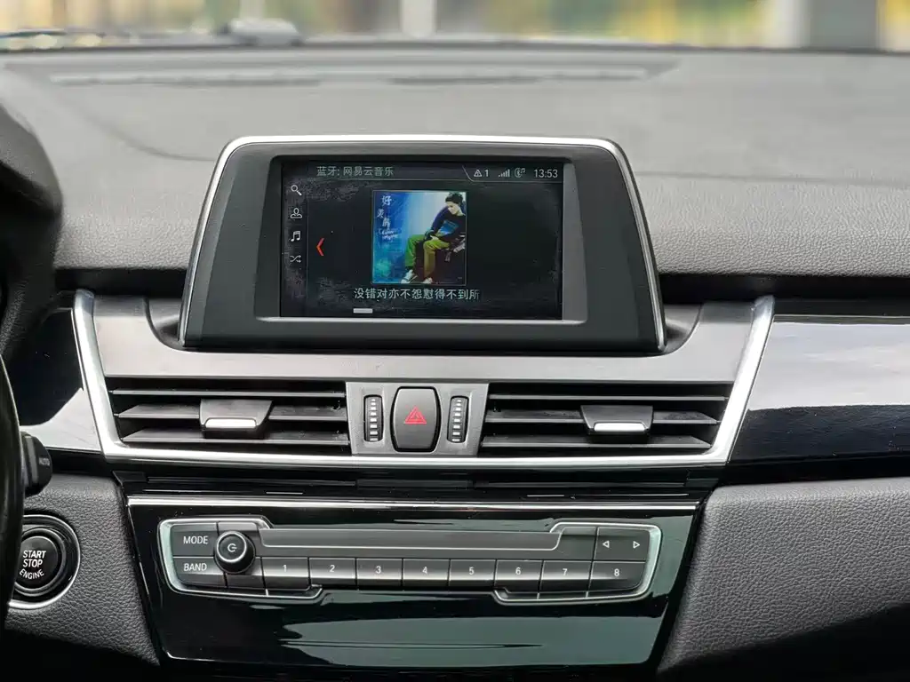 BMW 2 Series Active Tourer 2019 — фото 15