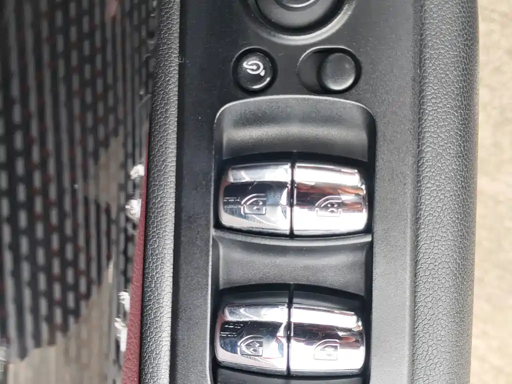 MINI Clubman 2018 — фото 16