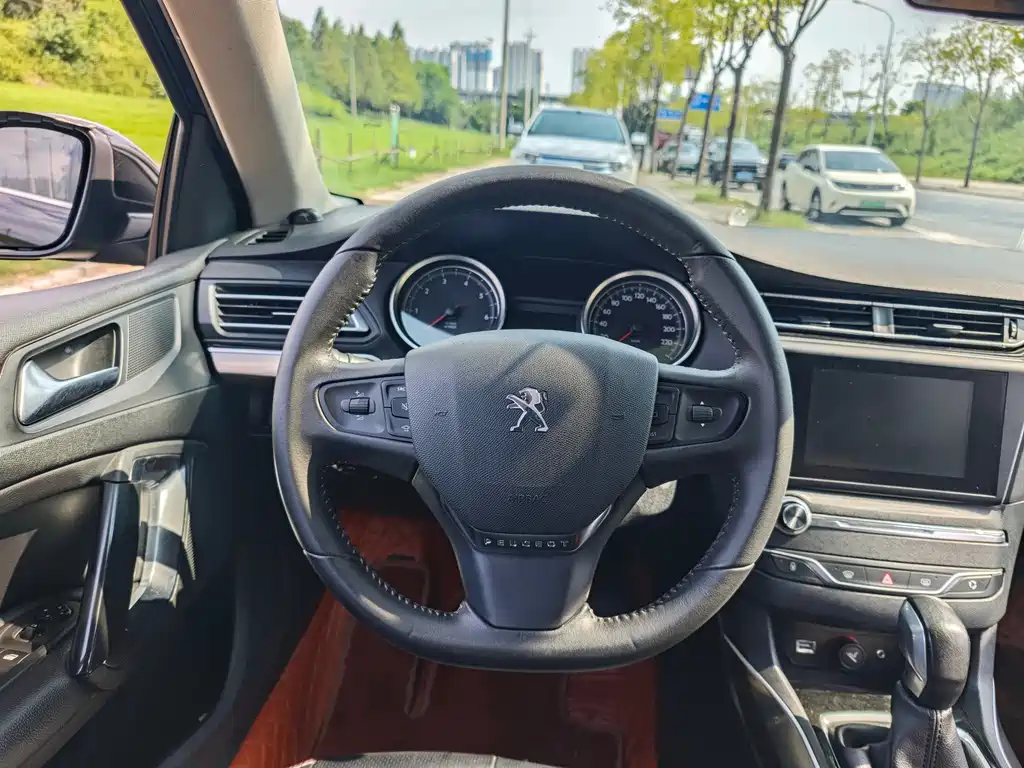 Peugeot 408 2016 — фото 15
