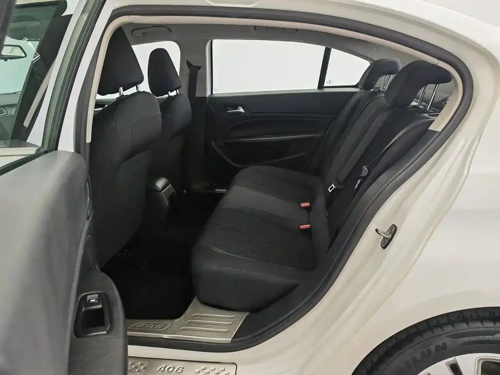 Peugeot 408 2015 — фото 15