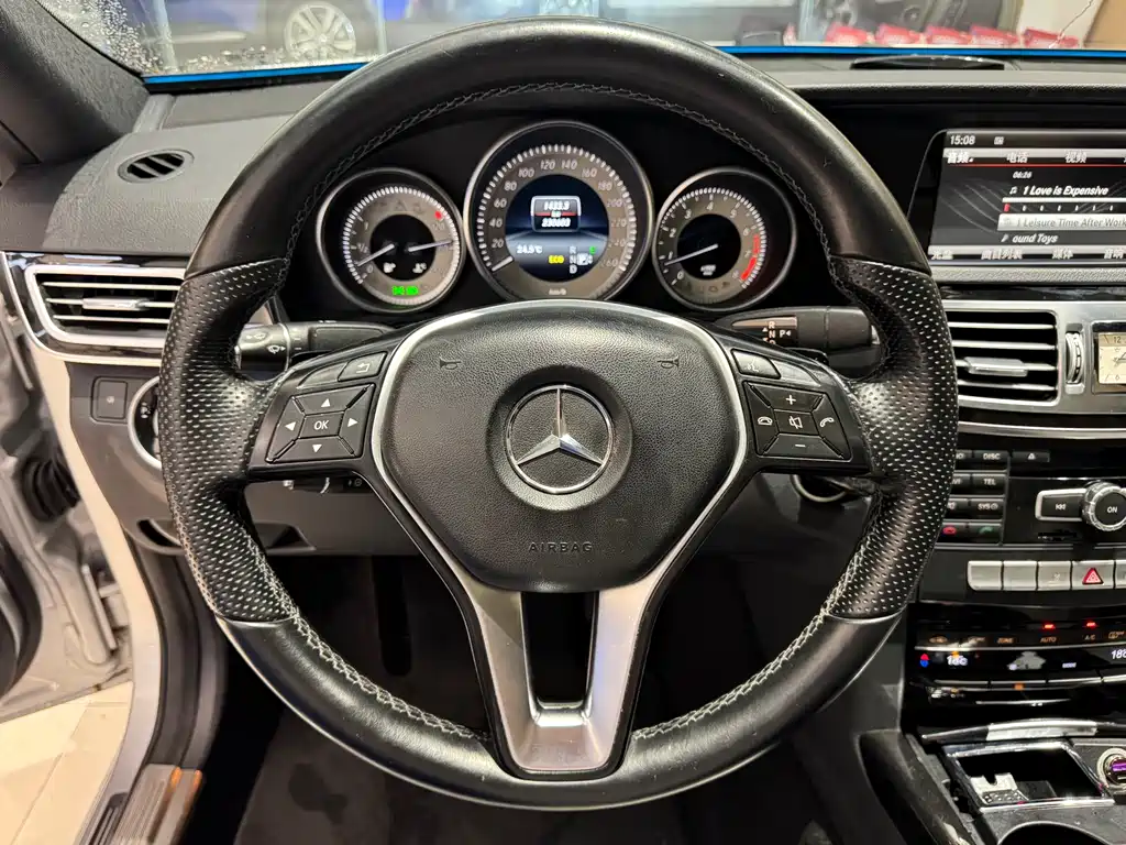 Mercedes-Benz E-Class 2014 — фото 11