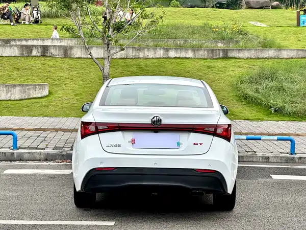 MG GT 2016