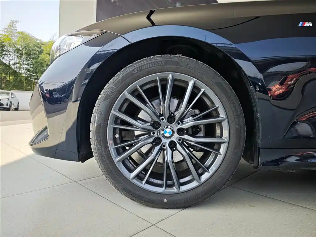 BMW 3 Series 2025 — фото 16