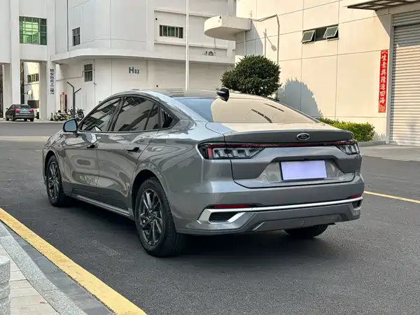 Ford Mondeo 2025