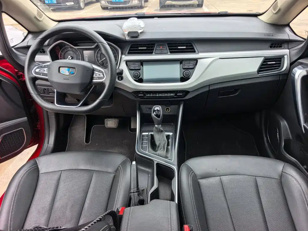 Geely Vision X3 2019 — фото 11