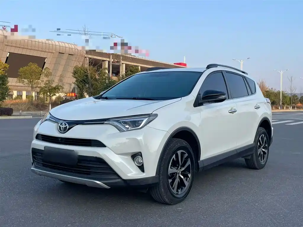 Toyota RAV4 2019 — фото 2