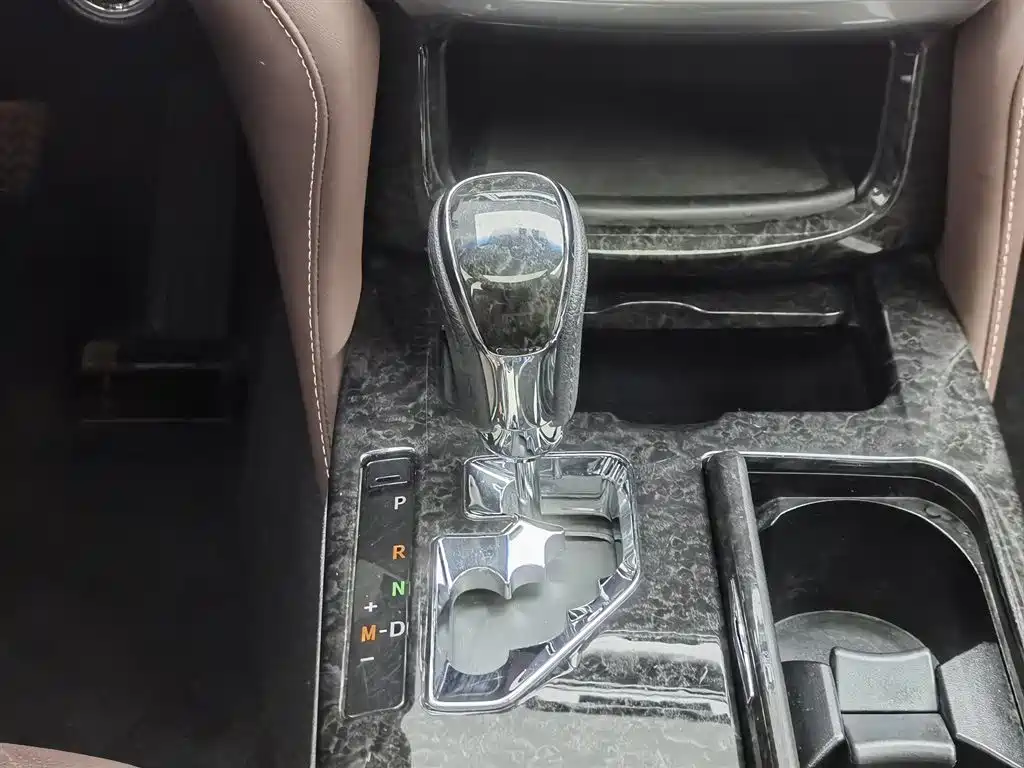 Toyota Crown 2018 — фото 13