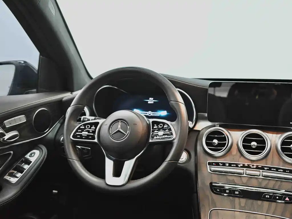 Mercedes-Benz GLC 2020 — фото 24