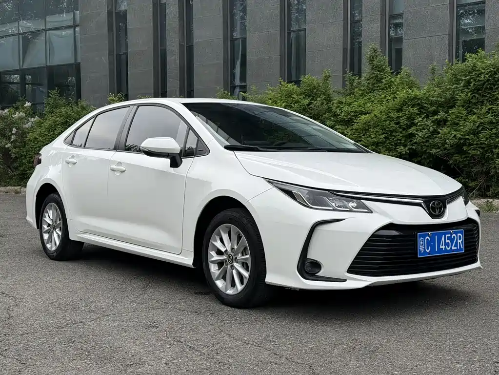 Toyota Corolla 2023 — фото 3