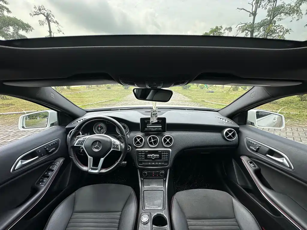 Mercedes-Benz A-Class 2015 — фото 15