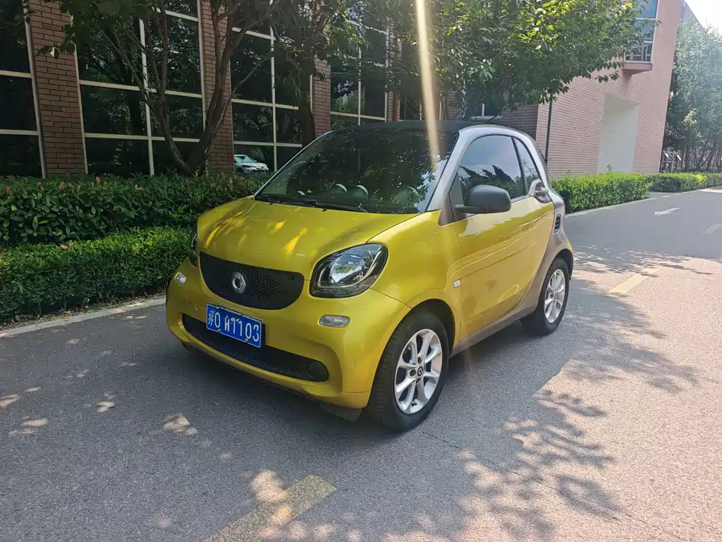 smart fortwo 2017 — фото 1