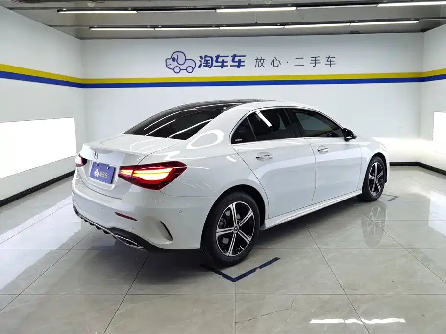 Mercedes-Benz A-Class 2024 — фото 3
