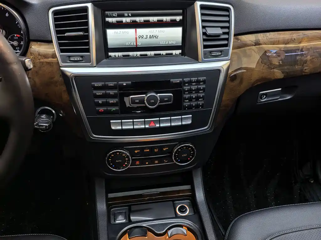 Mercedes-Benz M-Class 2015 — фото 13