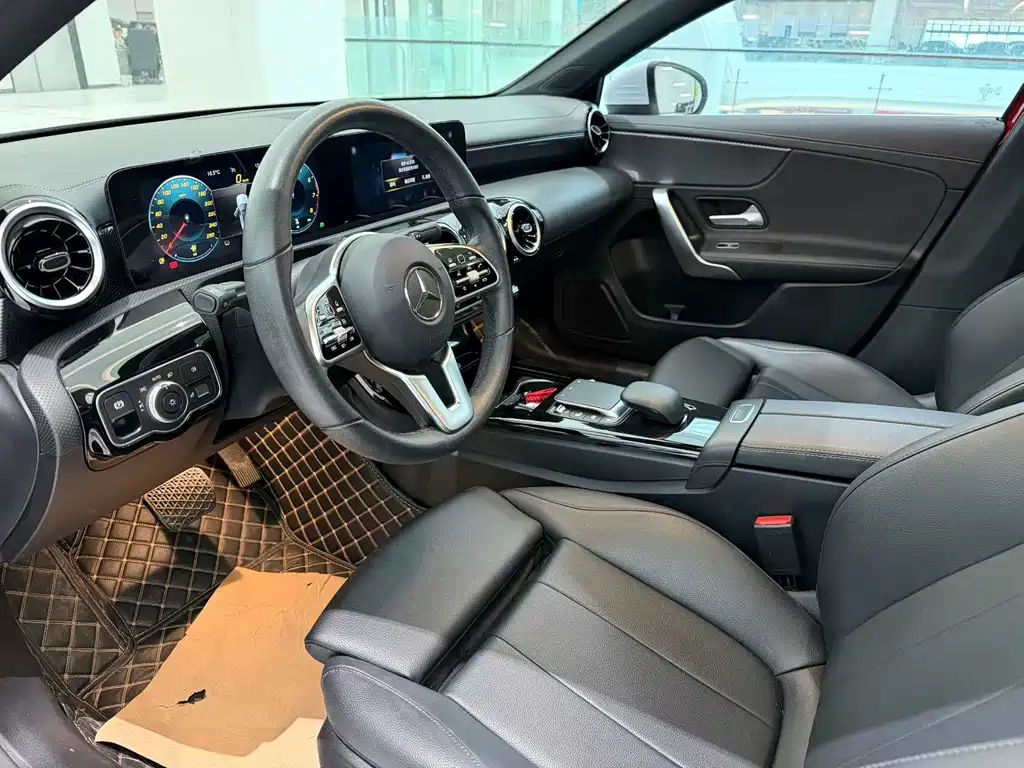 Mercedes-Benz A-Class 2022 — фото 4