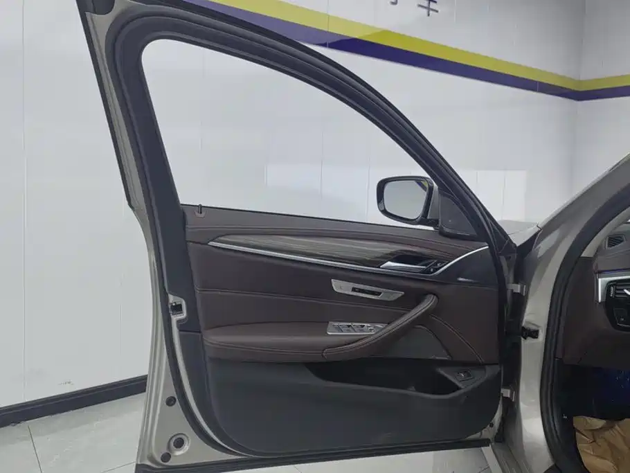 BMW 5 Series 2023