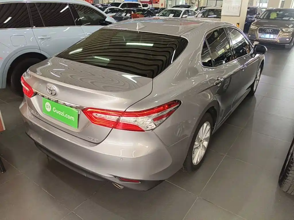 Toyota Camry 2023 — фото 7