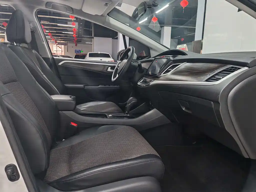 Honda Jade 2018 — фото 11