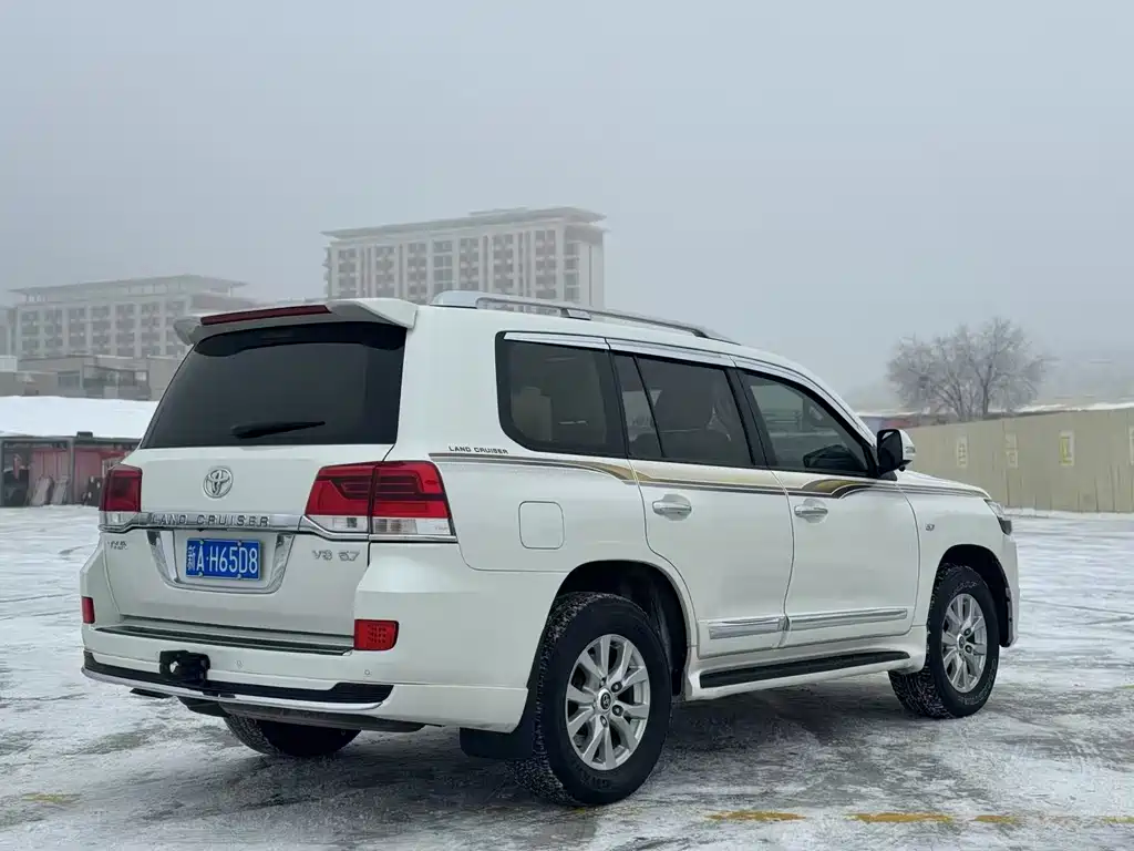 Toyota Land Cruiser 2016 — фото 9