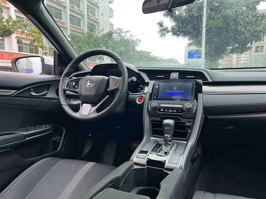 Honda Civic 2020 — фото 12