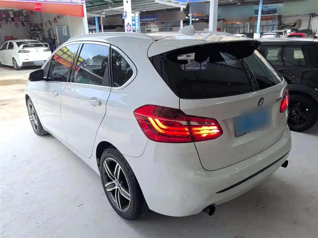 BMW 2 Series Active Tourer 2015 — фото 5
