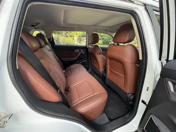 Geely Boyue 2021