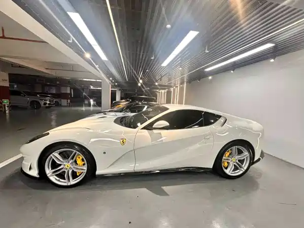 Ferrari 812 2018