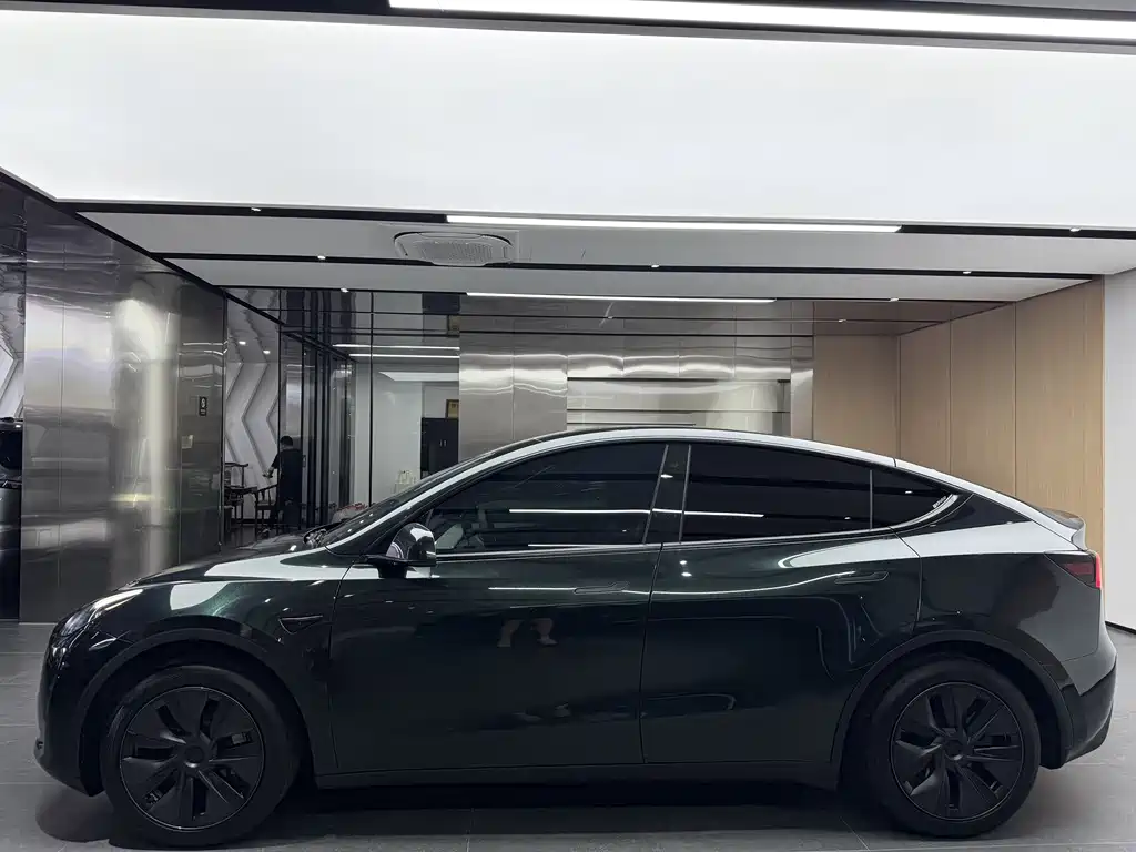 Tesla Model Y 2023 — фото 13