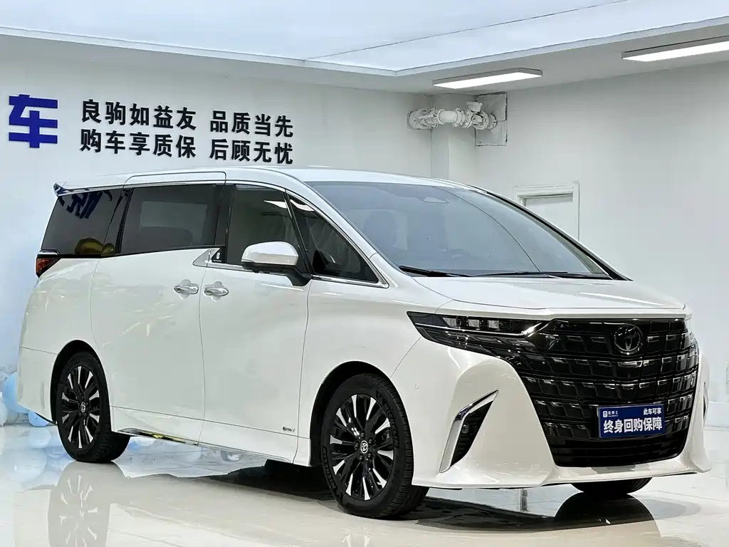 Toyota Alphard 2024 — фото 3