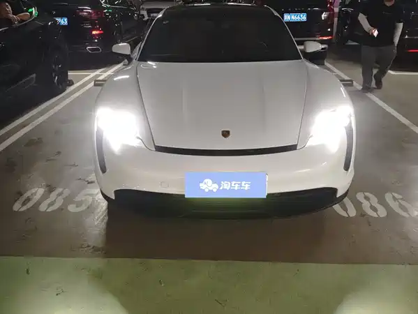 Porsche Taycan 2020