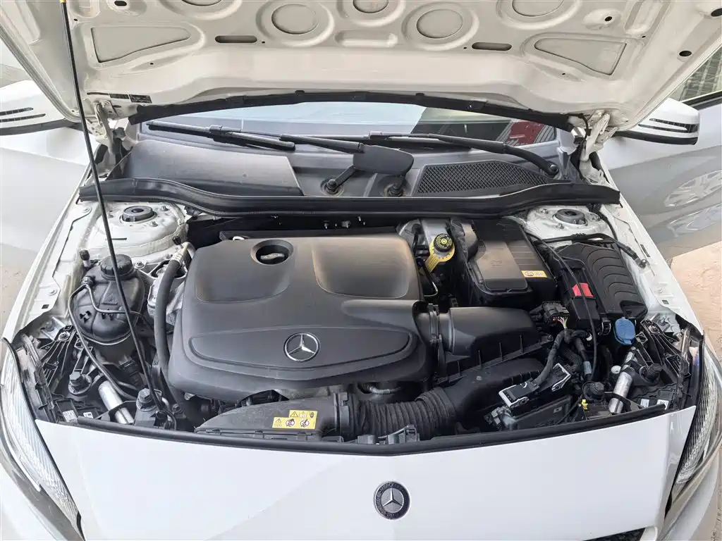 Mercedes-Benz A-Class 2016 — фото 17