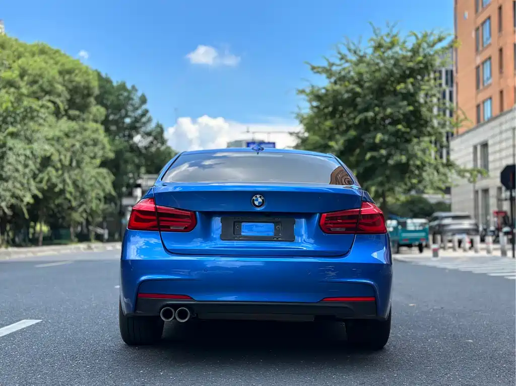 BMW 3 Series 2018 — фото 23
