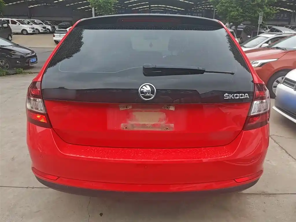 Skoda Rapid Spaceback 2014 — фото 6