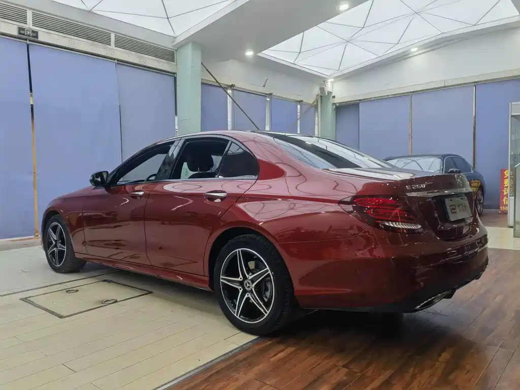 Mercedes-Benz E-Class 2019 — фото 15
