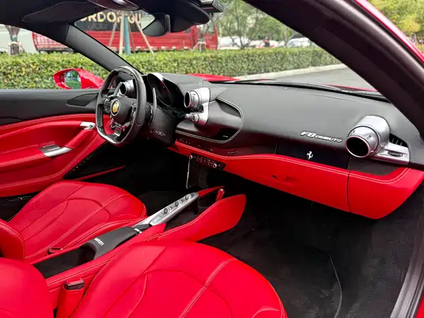 Ferrari F8 2021