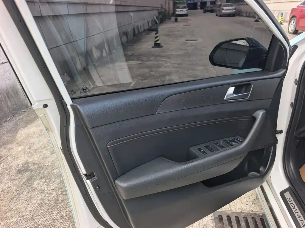 Hyundai Sonata 2016 — фото 14