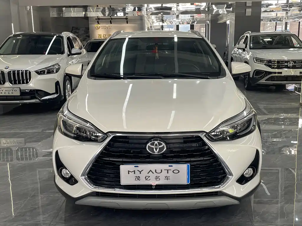 Toyota Yaris L 2022