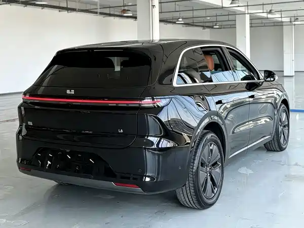 Li Auto L6 2025