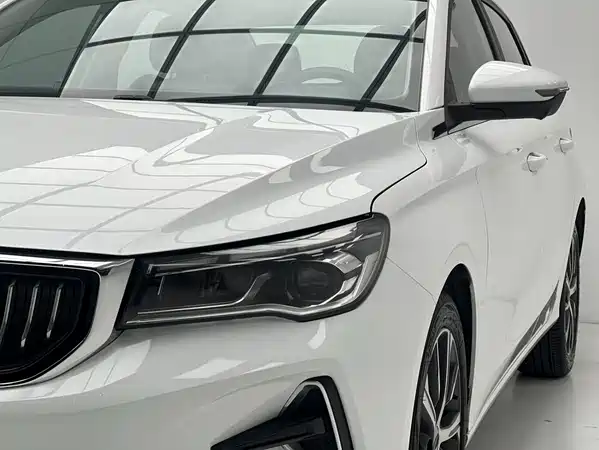 Geely Emgrand 2022