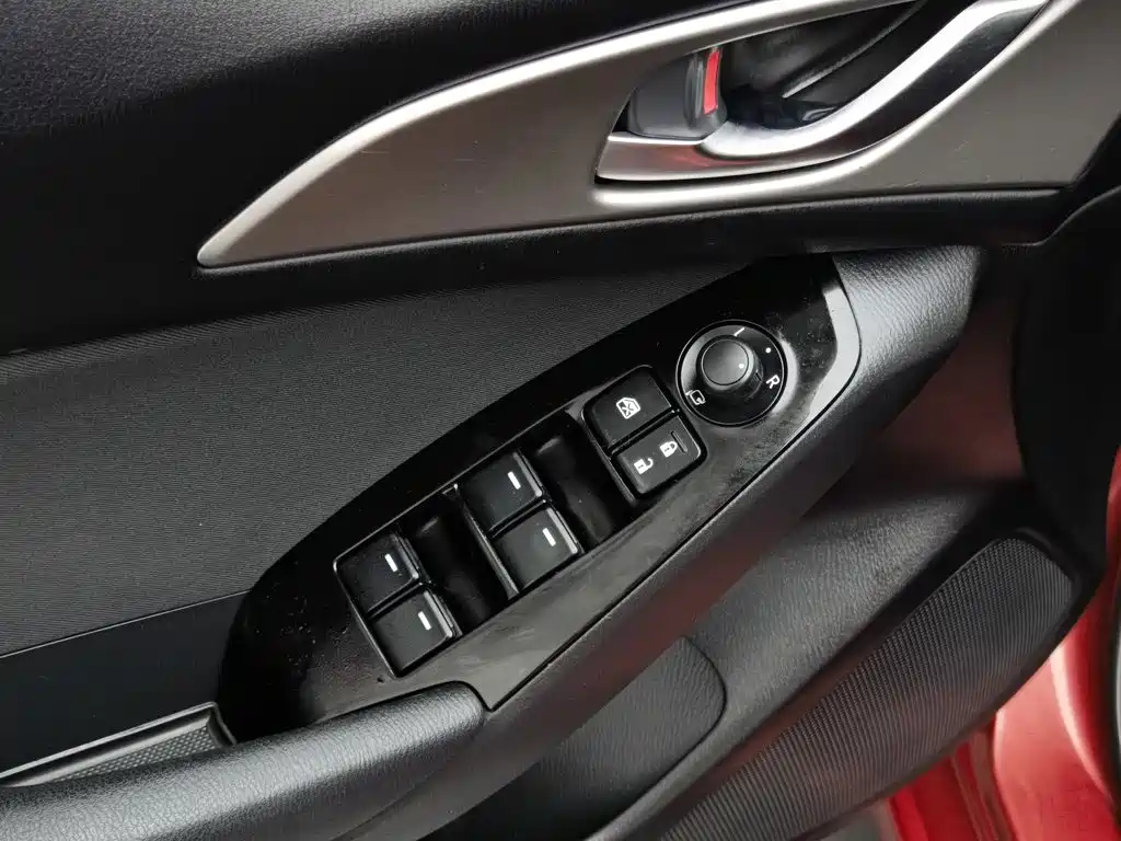 Mazda 3 Axela 2017 — фото 9