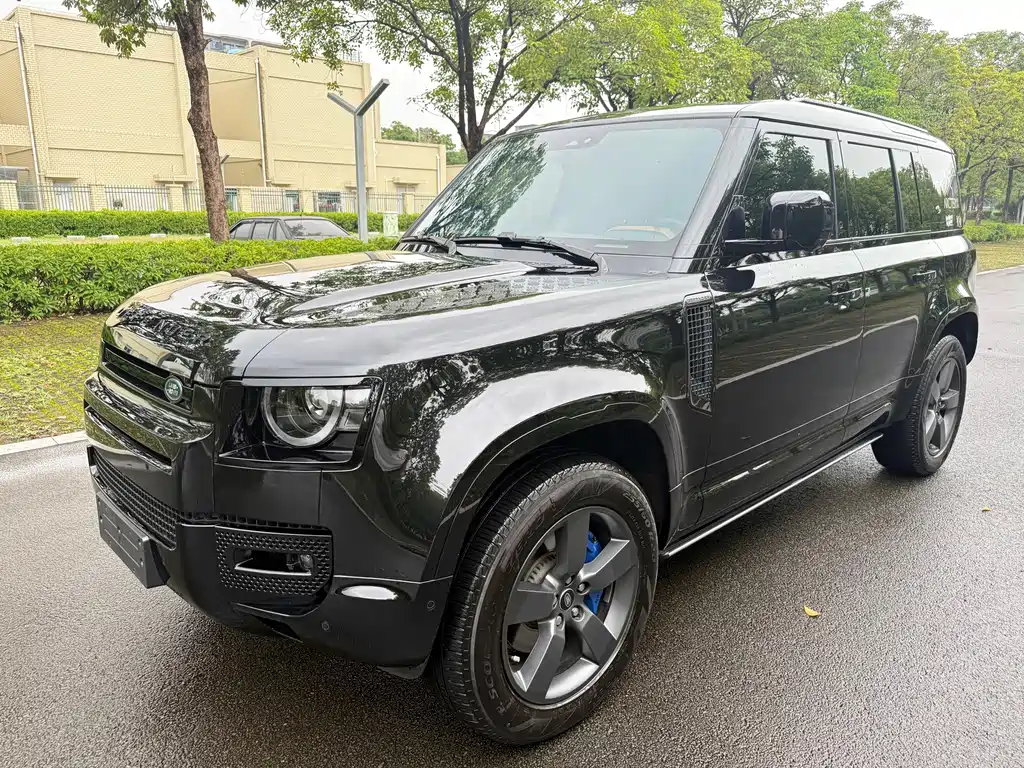Land Rover Defender 2024 — фото 1
