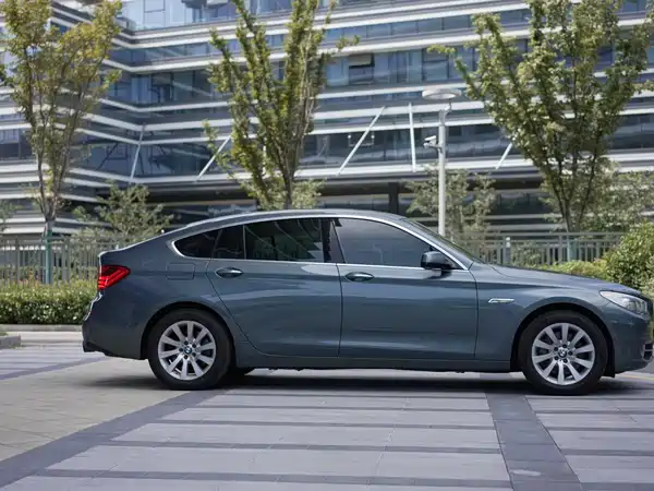 BMW 5 Series GT 2011