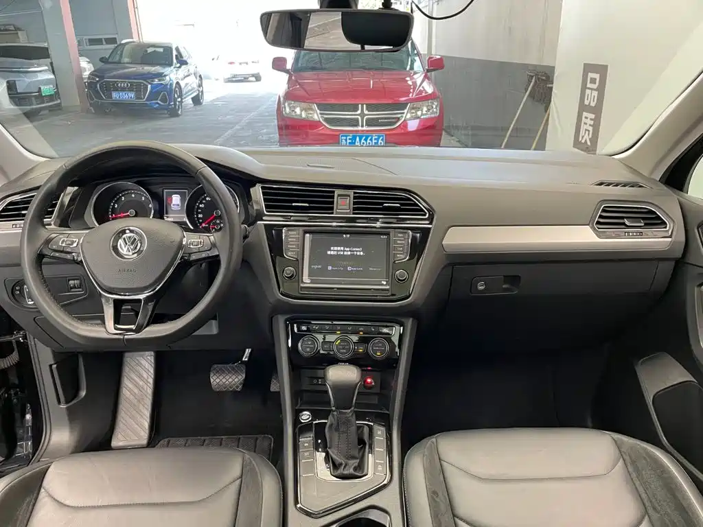 Volkswagen Tiguan L 2018 — фото 8