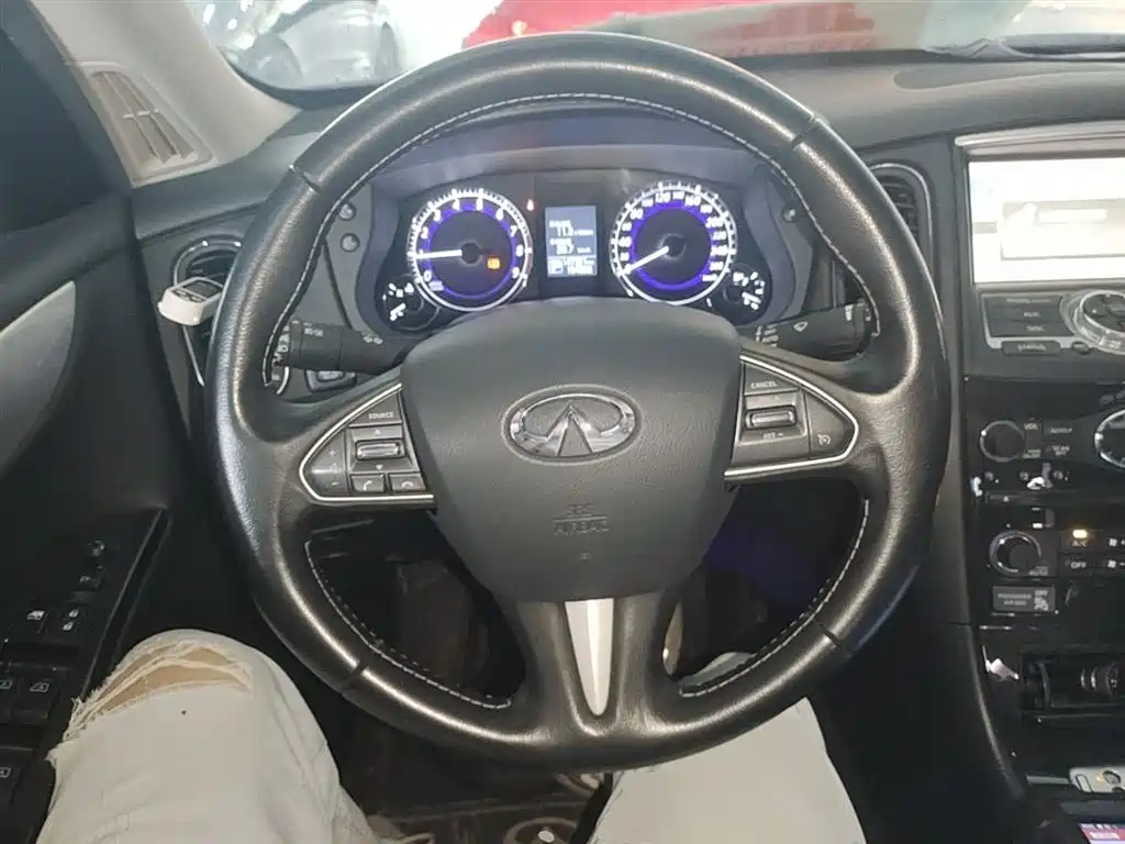Infiniti QX50 2015 — фото 11