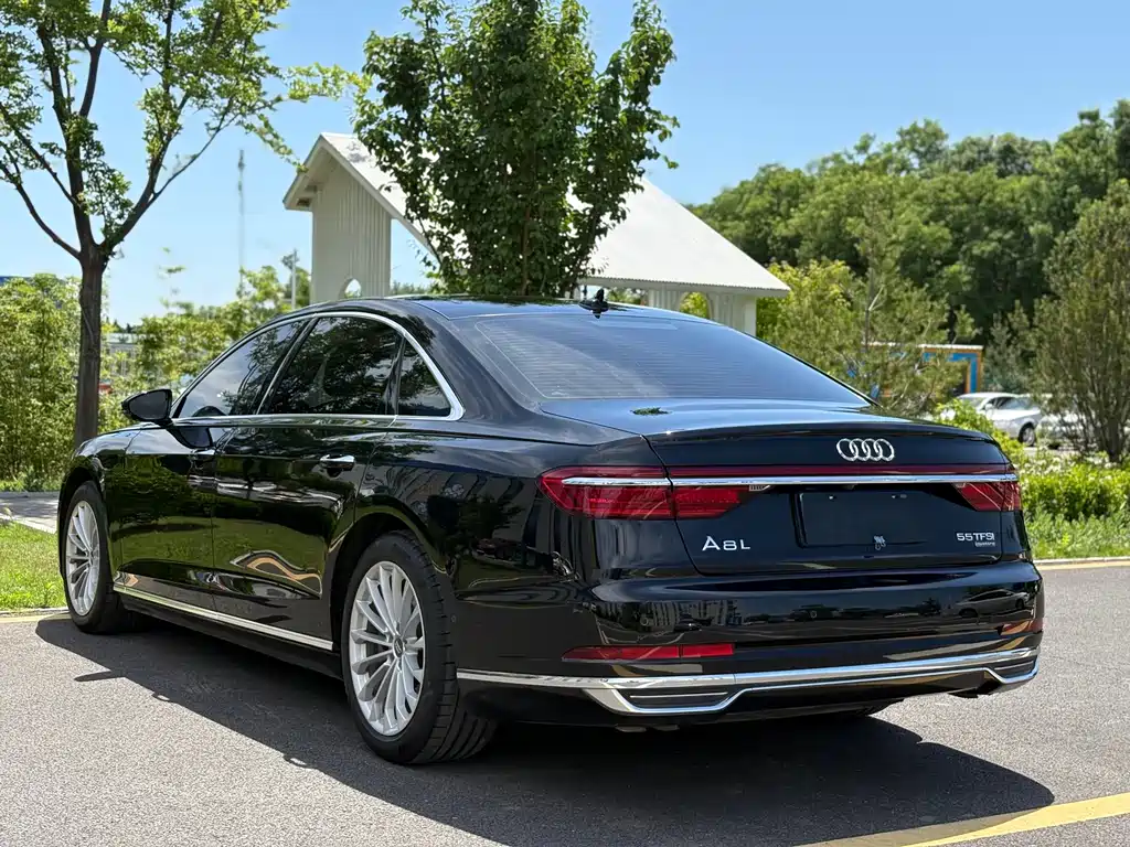 Audi A8 2019 — фото 6