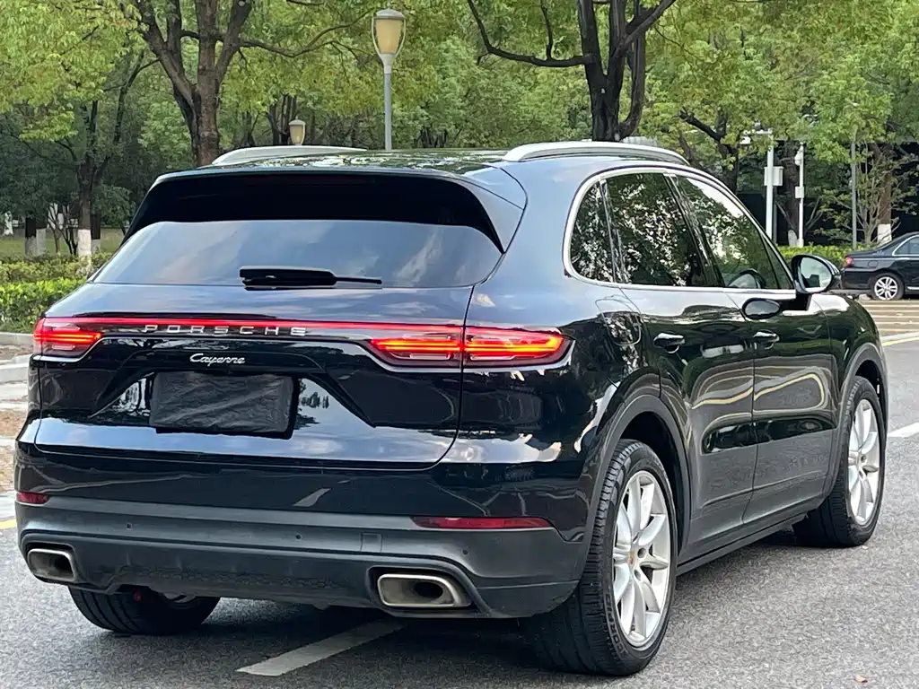 Porsche Cayenne 2018 — фото 14